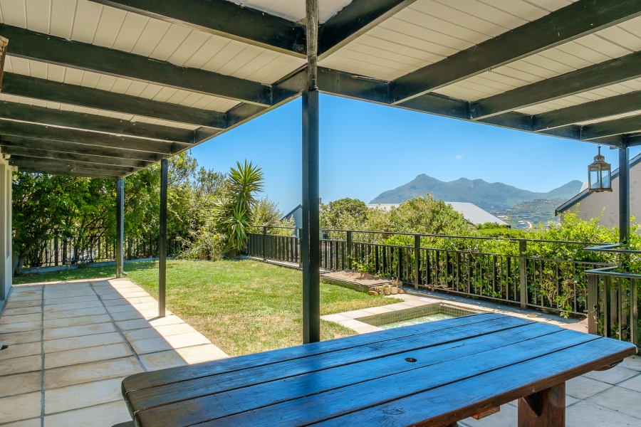 4 Bedroom Property for Sale in Stonehaven Estate Western Cape